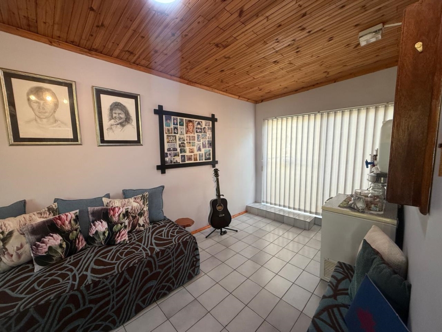 3 Bedroom Property for Sale in Heuwelkruin Eastern Cape